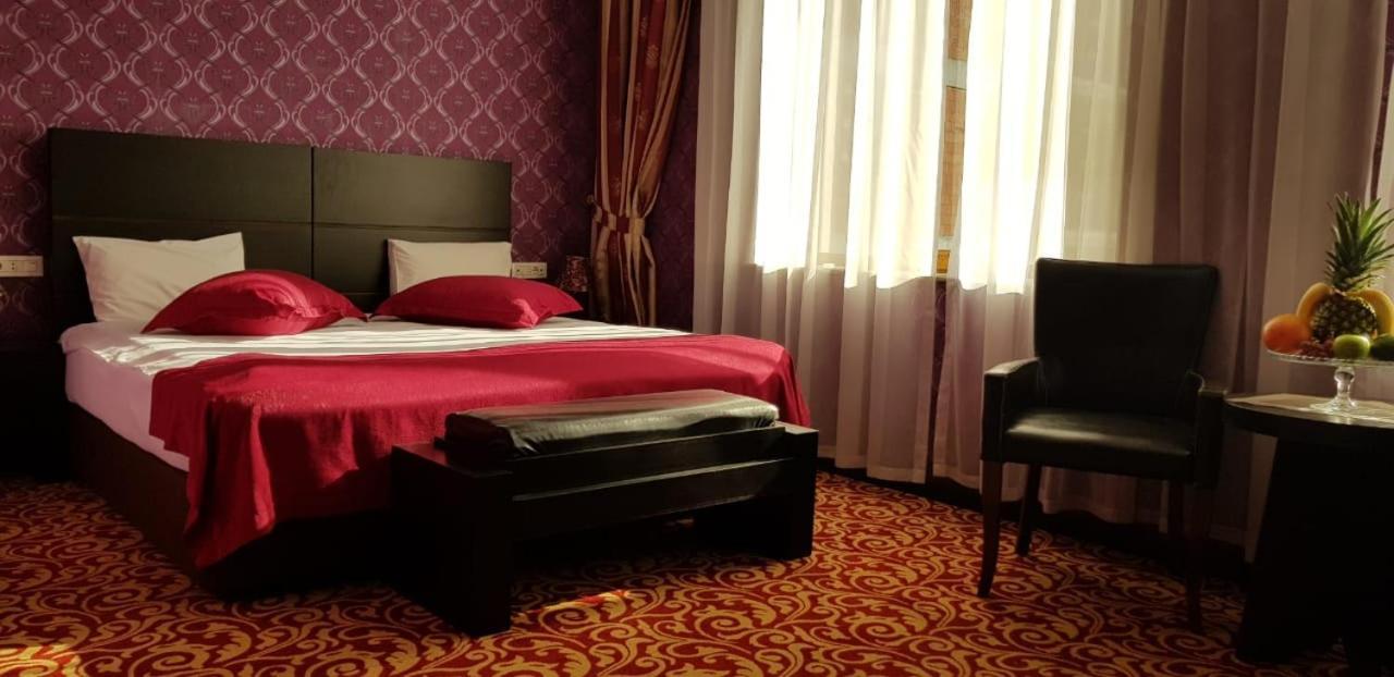 Ambassador Hotel Баку Екстер'єр фото